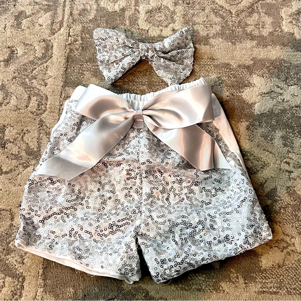 girls, white sparkle silver boutique shorts with bow size 12 month